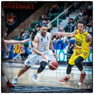 Fansene bar Bakken til finalen i gigantisk comeback Fansene bar Bakken til finalen i gigantisk comeback