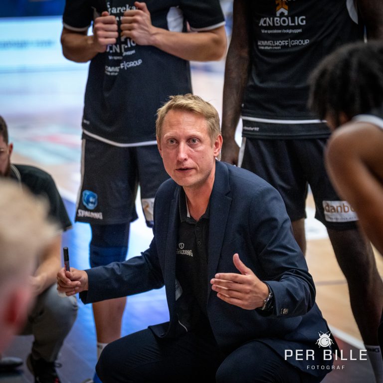 Bears Spotlight: Head Coach Anders Sommer Bears Spotlight: Head Coach Anders Sommer