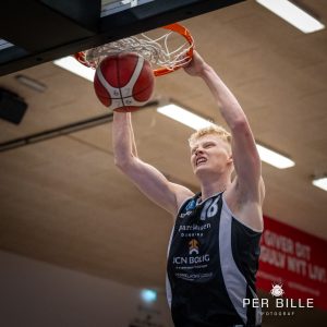 Bears leverer comeback og holder den ubesejrede stime efter sejr i Valby Hallen Bears leverer comeback og holder den ubesejrede stime efter sejr i Valby Hallen